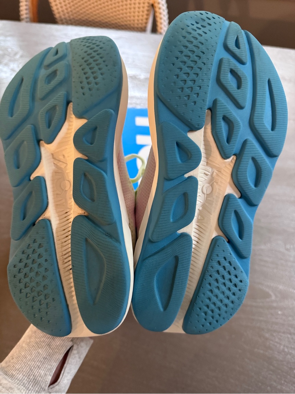 Hoka Rincon 4, women’s 6.5B, worn once! - Picture 4 of 5